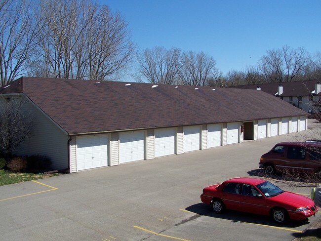 Garage - Cottonwood Creek