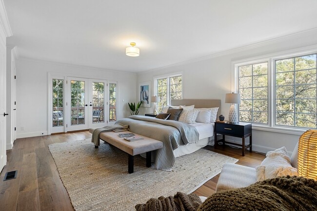 Building Photo - 344 Summit Ave