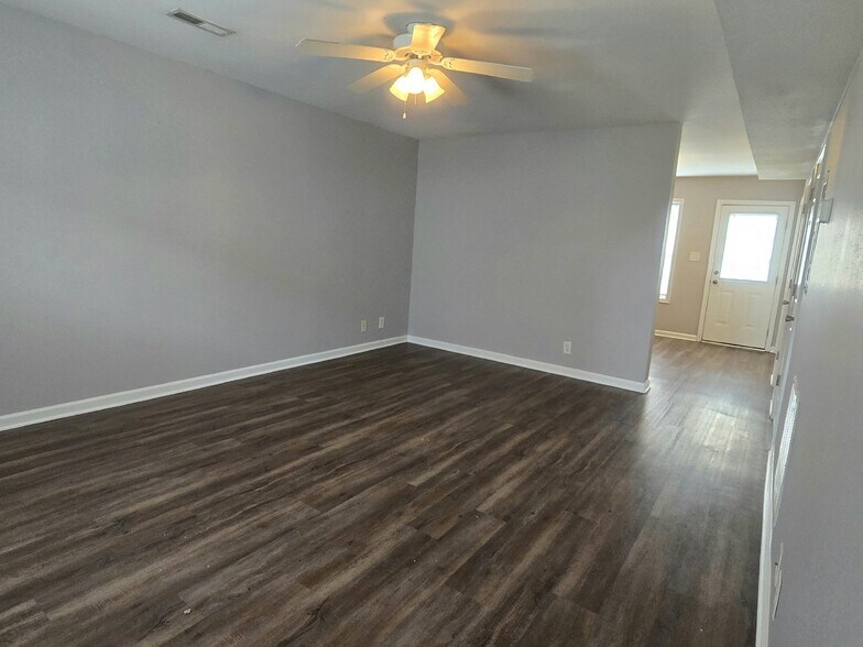 Building Photo - 252-1A EXECUTIVE AVE, CLARKSVILLE, TN 37042