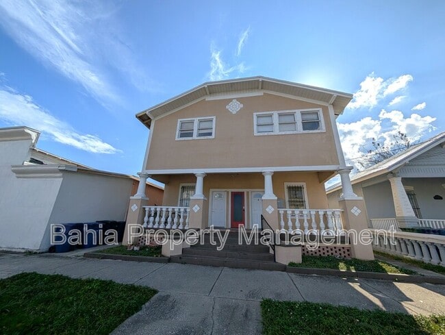 Primary Photo - 2904 W Chestnut St