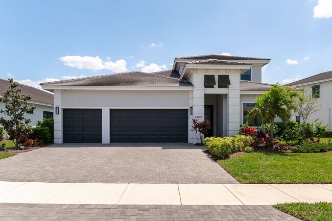 Building Photo - **25% OFF FIRST MONTHS RENT IF YOU OCCUPY ...