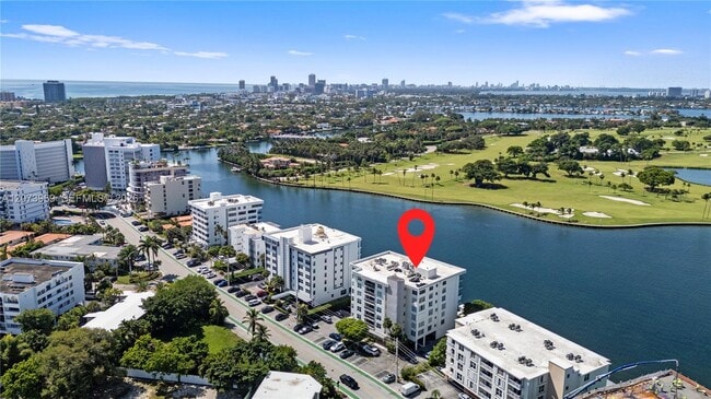 Building Photo - 9250 W Bay Harbor Dr