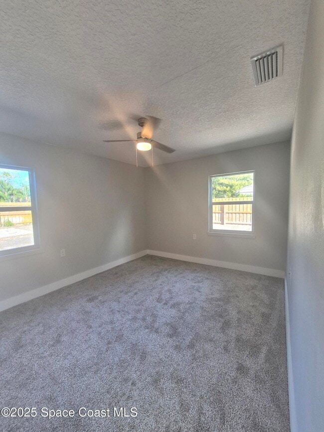 Building Photo - 58 Moore Ave