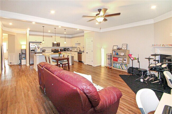 Building Photo - 2273 Buford Town Dr