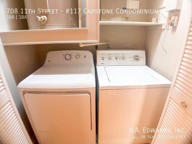 Building Photo - 708 11th St