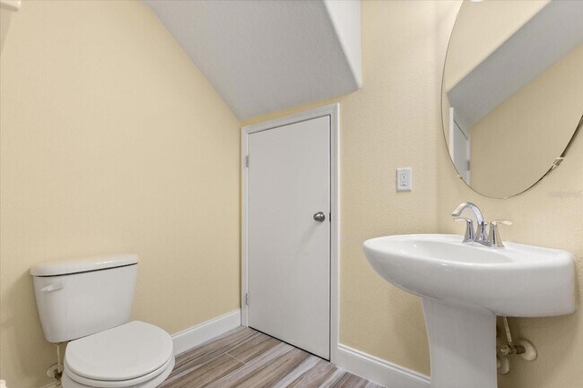 Building Photo - 326 Carina Cir