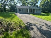 Building Photo - 3 Bedroom, 2 Bathroom Home