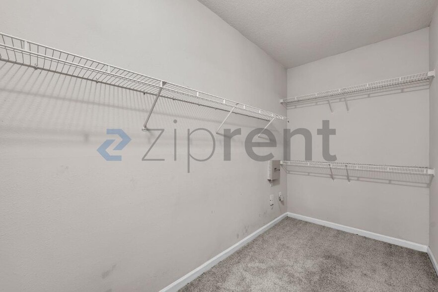 Building Photo - 17942 Villa Creek Dr