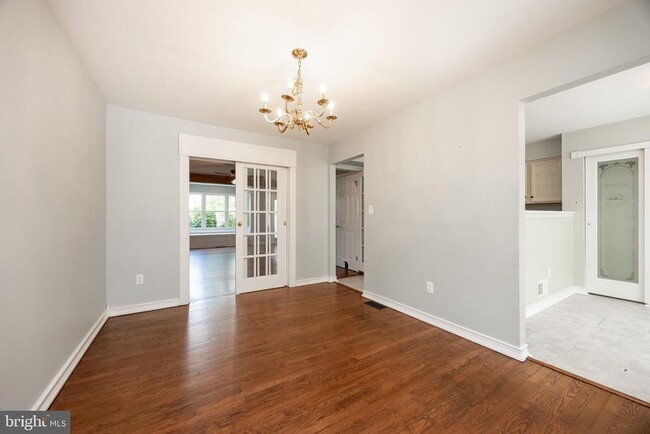 Building Photo - 247 Prince William Way