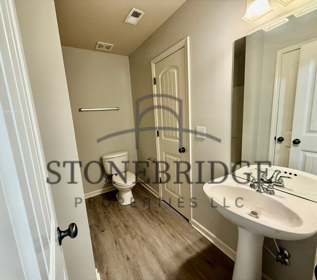 Building Photo - 2 bed, 2 bath, 1 level townhome in Calera