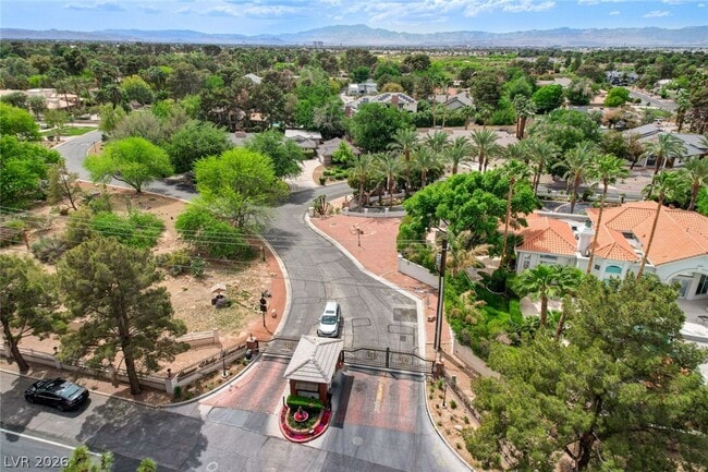 Building Photo - 7001 Alamitos Cir