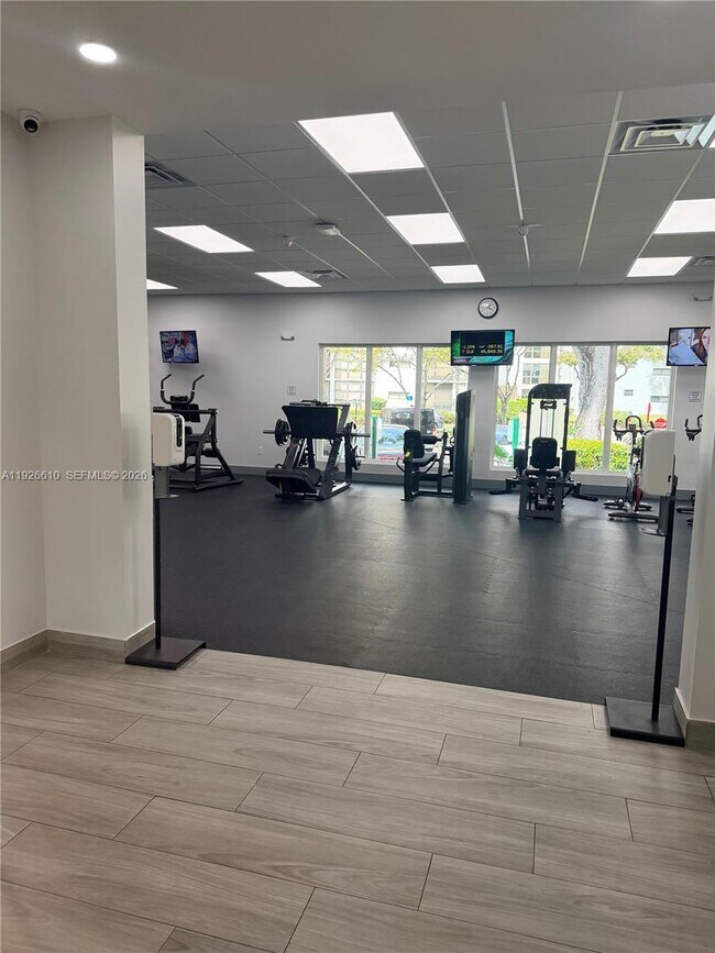 Building Photo - 17021 N Bay Rd