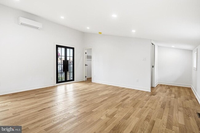 Building Photo - 321 S 3rd St