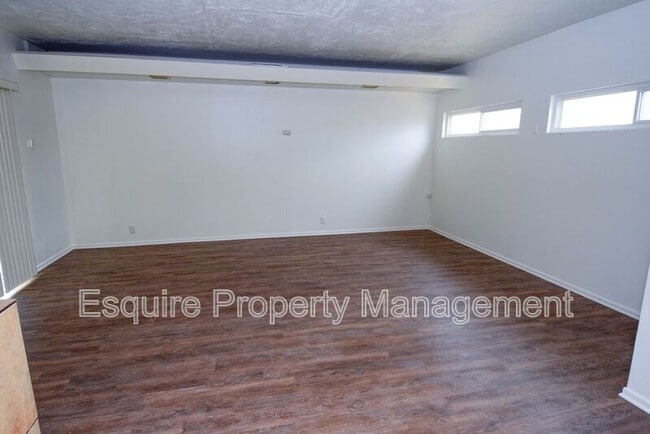 Building Photo - 405 Spruce St