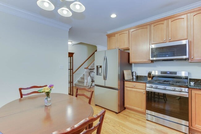 Building Photo - 4609 Town Creek Dr