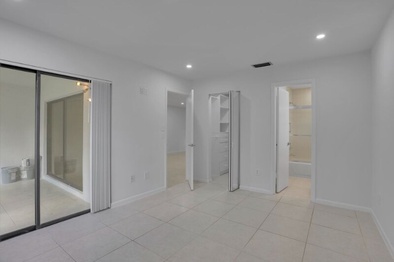 Building Photo - 315 NW 36th Ave