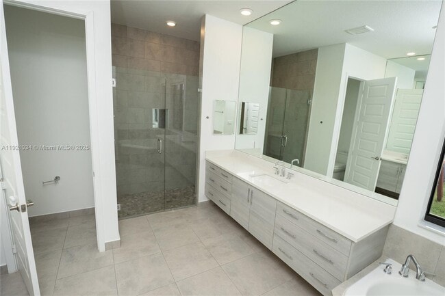 Building Photo - 10660 S Lago Vista Cir