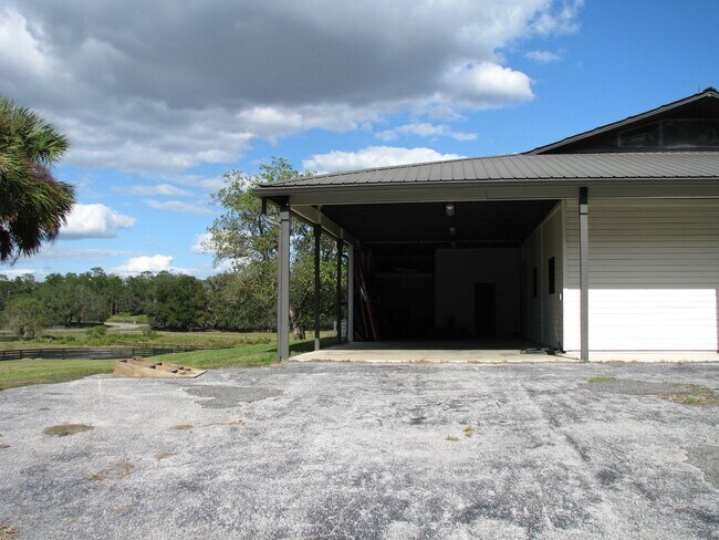 Building Photo - Beautiful 11.16 Acre Farm with Lots of Ame...