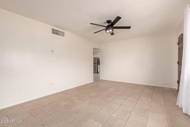 Building Photo - 1407 E El Camino Dr