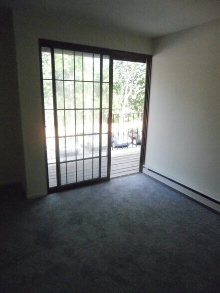 Building Photo - 42 N Main St