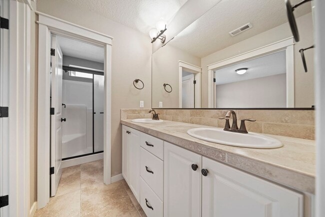 Building Photo - 28839 SW Costa Cir W