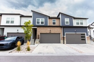 Building Photo - Pet-Friendly 3 Bed | 2.5 Bath Home in Exchange, Lehi. Available Aug 1.