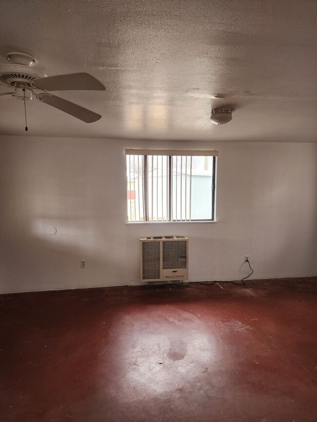 Building Photo - 3 Bedroom Home in The Caminas