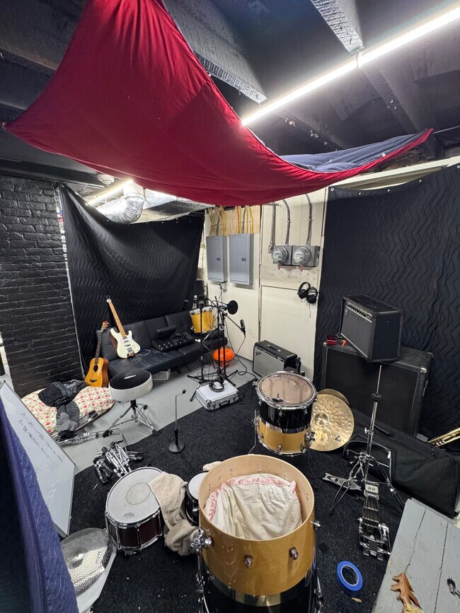 Building Photo - 18 Sawyer Terrace