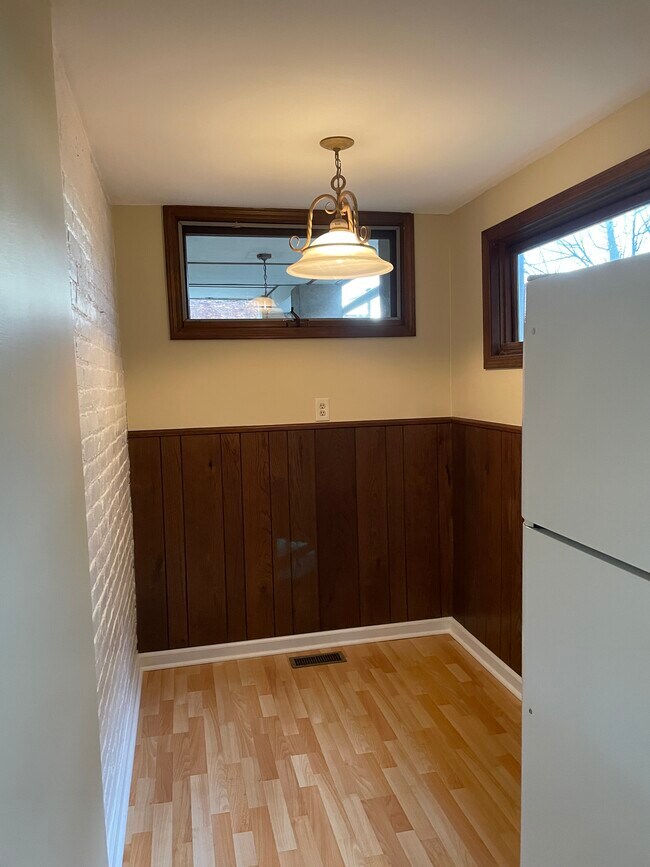 Kitchenette - 471 Virginia St