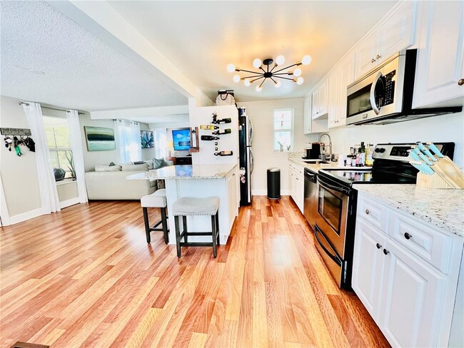 Building Photo - 428 Orangewood Dr