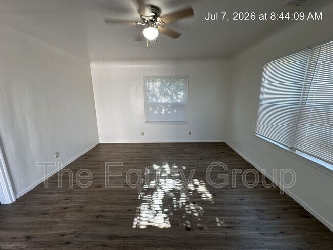 Building Photo - 710 E Tulare Ave