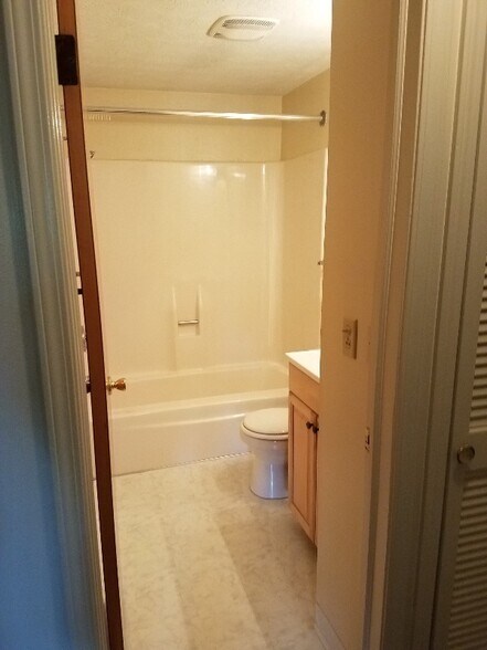 Building Photo - 500 S Depeyster St