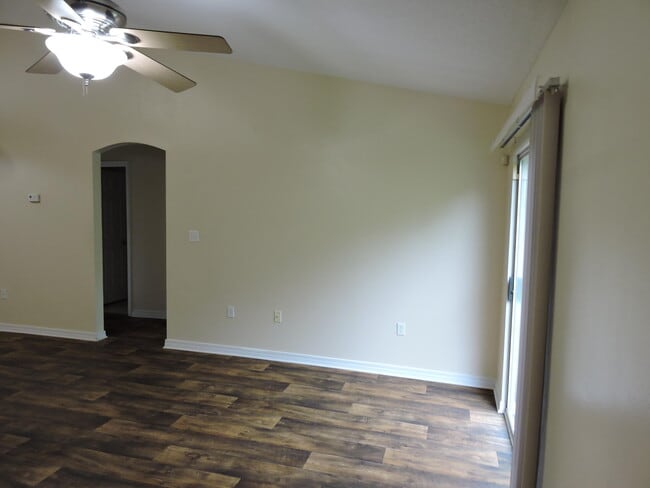 Building Photo - 178 Cabana Way