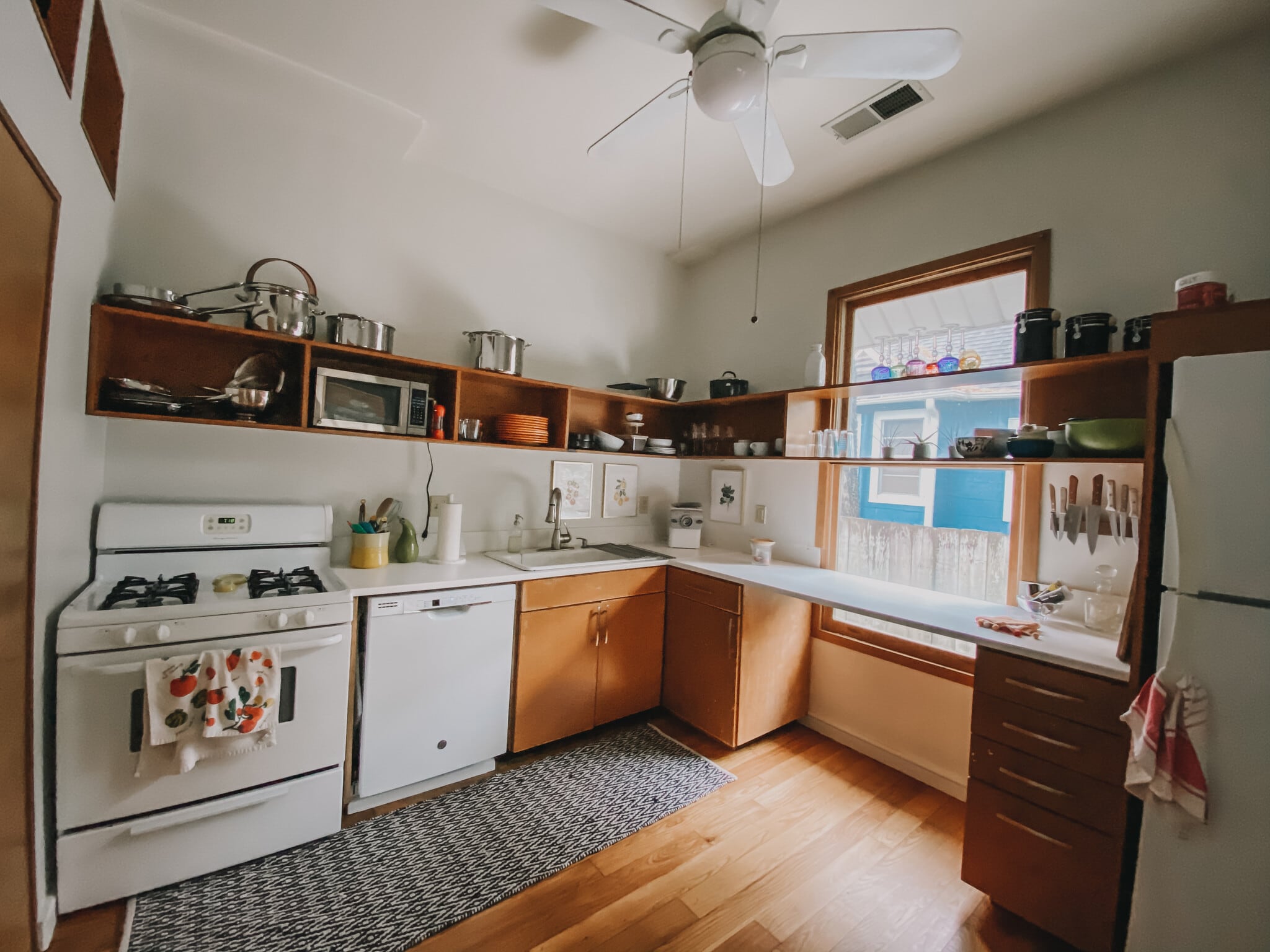 Kitchen - 2012 Harbert Ave