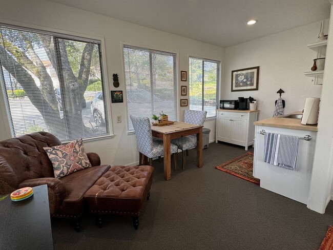 Building Photo - Fully Furnished Studio across from the Lak...