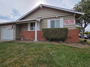 Building Photo - Henderson