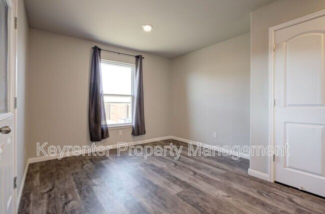 Building Photo - 1612 Maroon Dr