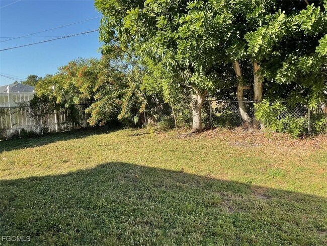 Building Photo - 3216 SW 7th Pl