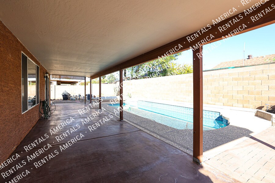 Building Photo - 5375 N 87th Ave