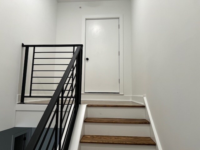 Building Photo - 2554 Frankford Ave