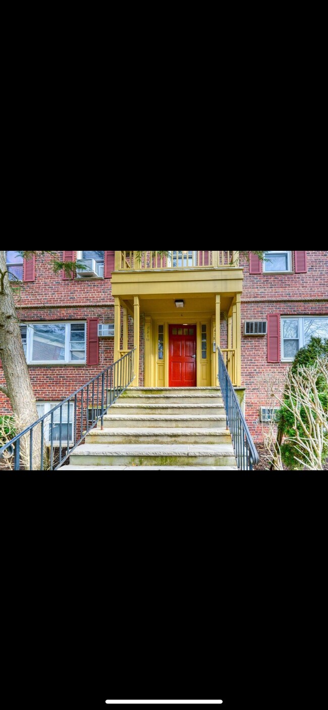 Building Photo - 500 S Center St