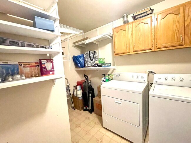 Building Photo - 20 Ashburn Ct