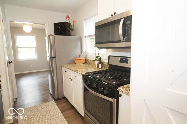 Building Photo - 85 W Ash St