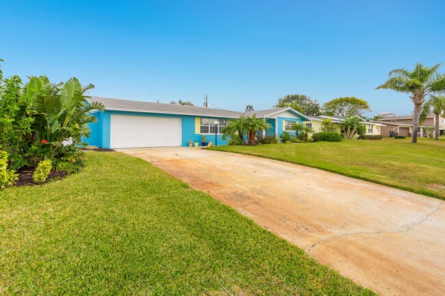 Building Photo - Furnished Home with Backyard Oasis