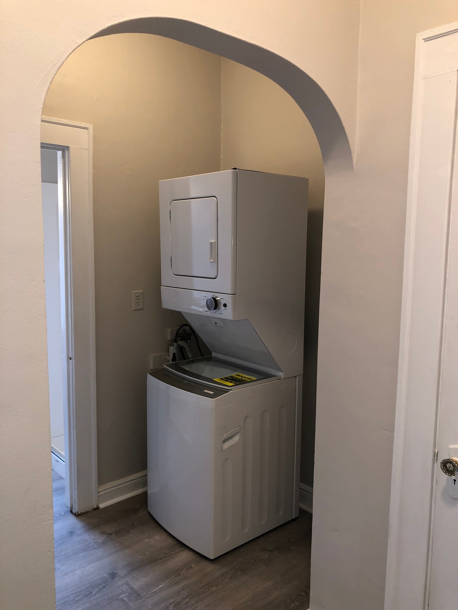 washer/dryer - 4 Elm St