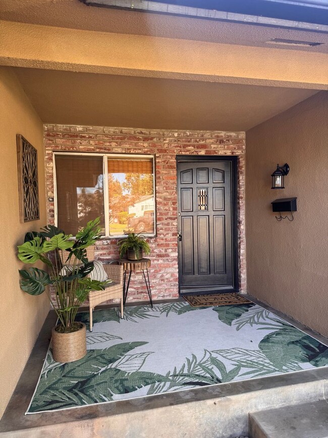 Building Photo - Spacious 3 Bedroom Fresno Home