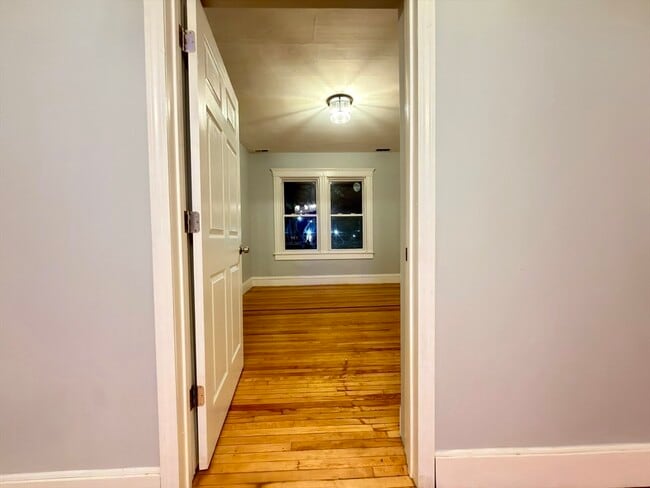 Building Photo - 90 Vernon St