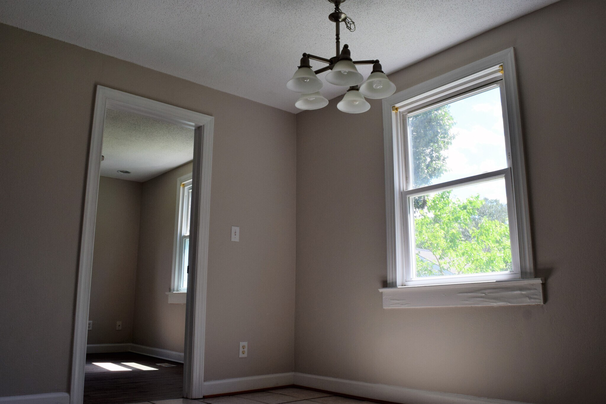 Back bedroom with adjacent bathroom - 18 Morrison Ave
