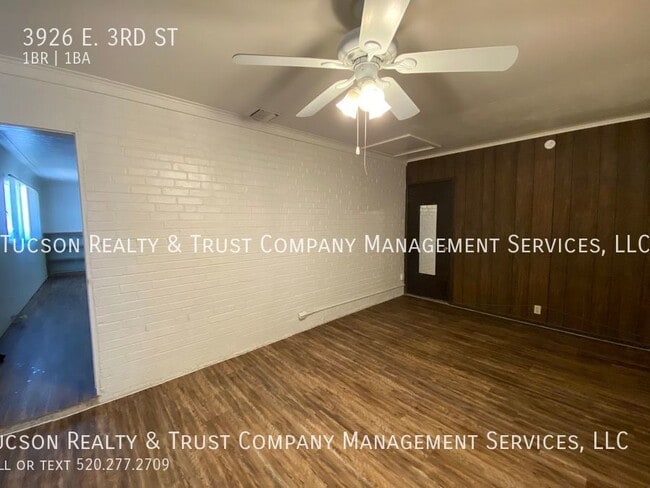 Building Photo - 3926 E 3rd St