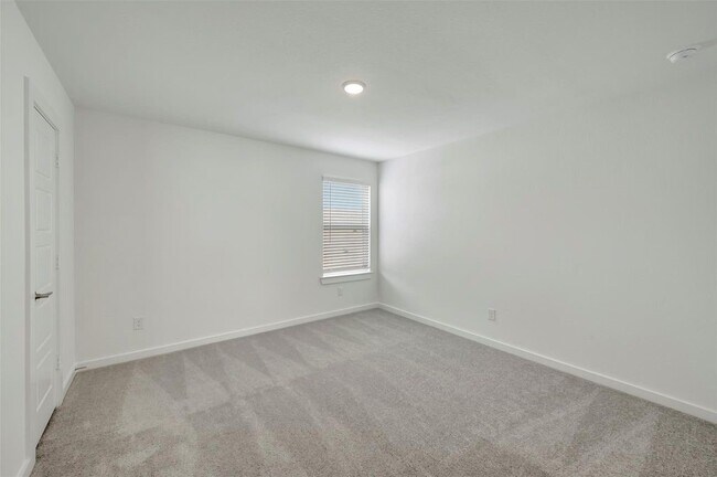 Building Photo - 32510 Lantana Flds Rd